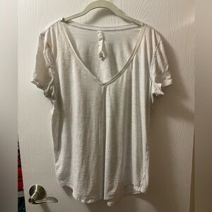 Lululemon V-Neck T-shirt, Heathered Gray, Size 8